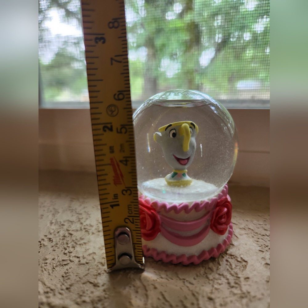 Beauty and the beast miniature snowglobe chip
